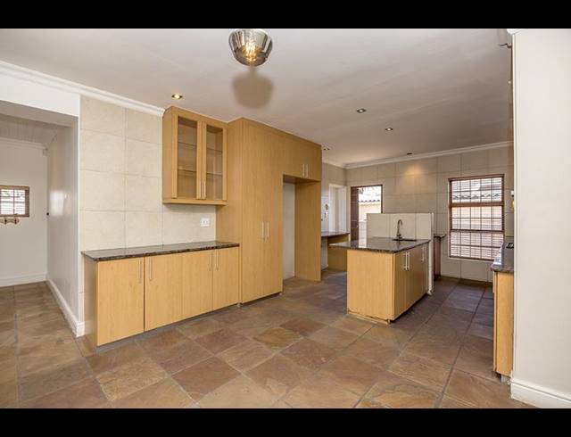 5 BEDROOM HOUSE FOR SALE IN BLOUBERGRANT